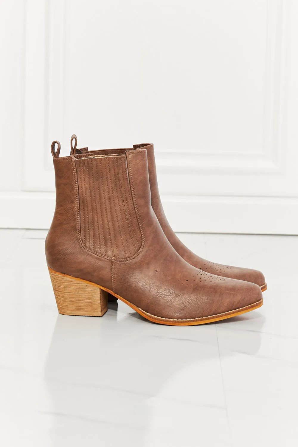 Love the Journey Chelsea Boots – Chestnut