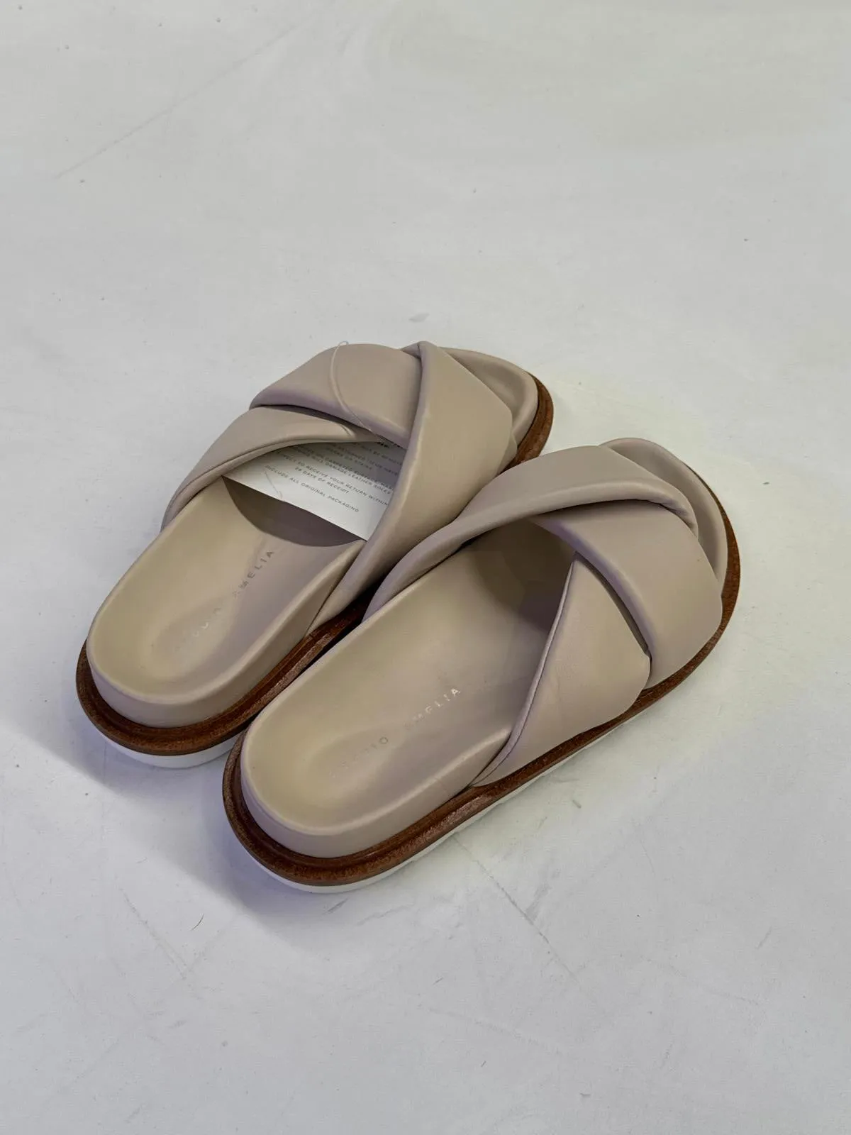 STUDIO AMELIA Crossover Strap Leather Sandal - Beige