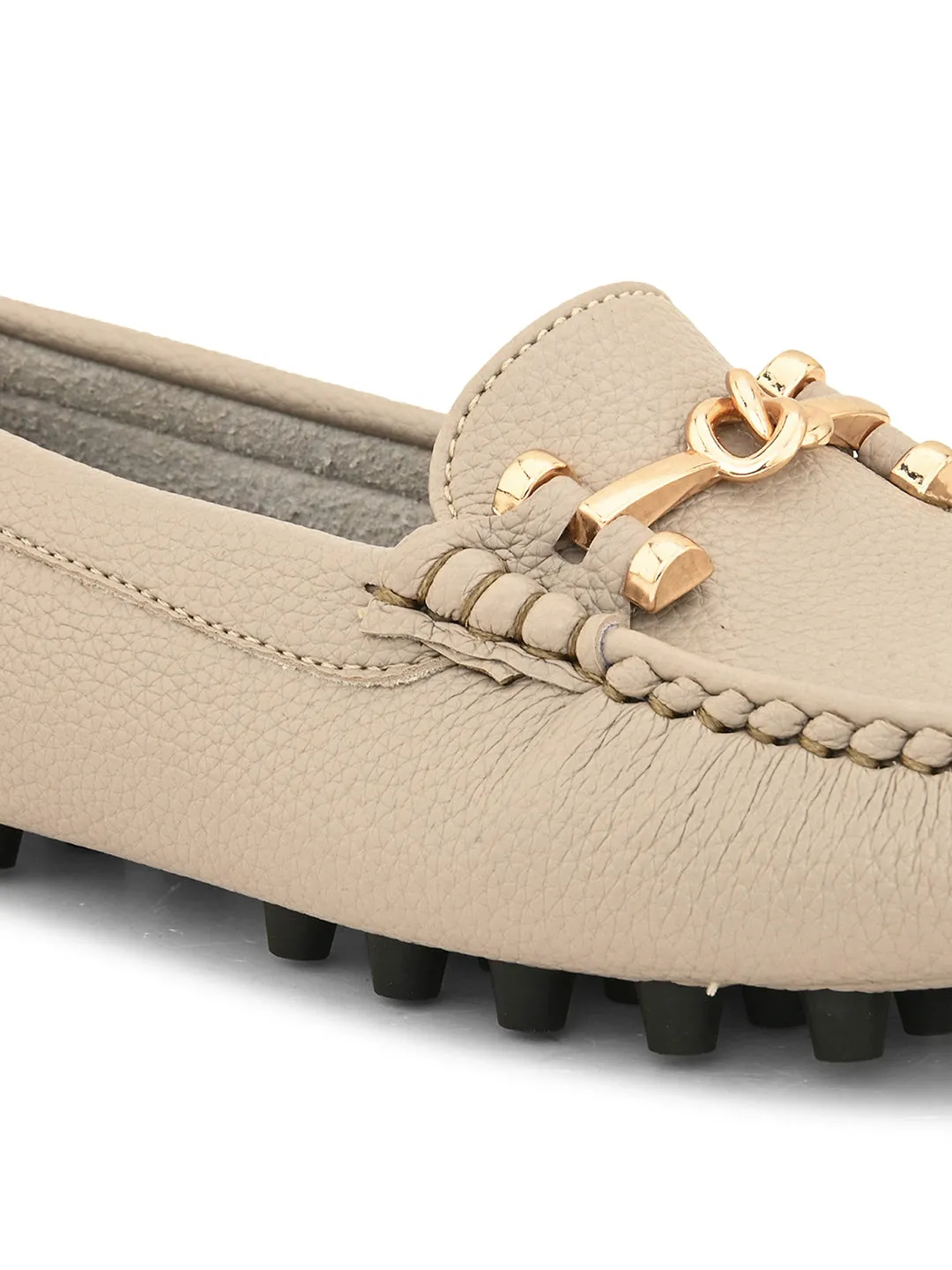 Women Textured Loafers With Buckle Detailing