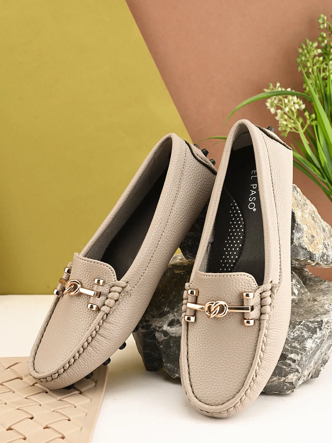 Women Textured Loafers With Buckle Detailing